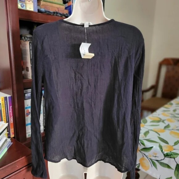 Decree NWT Black Long Sleeve Blouse Size Medium - Picture 2 of 3